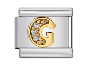 Letra G dorada con piedras sobre charm plateado
