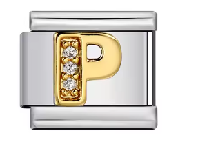 Letra P dorada con piedras sobre charm plateado