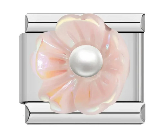 Flor rosa claro 3D con perla