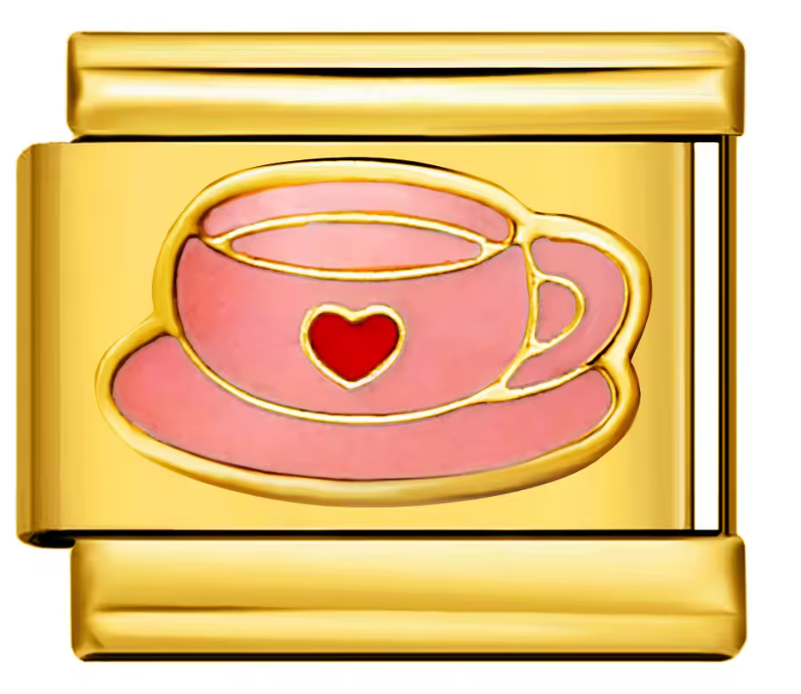 Taza rosa con corazon rojo en dorado